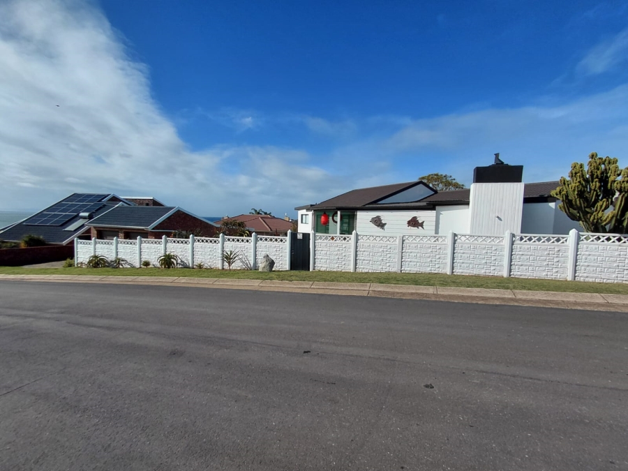 2 Bedroom Property for Sale in Wavecrest Eastern Cape